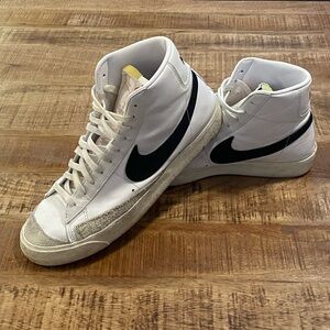 Nike Blazer Mid ‘77 Vintage Sneakers BQ6806-100